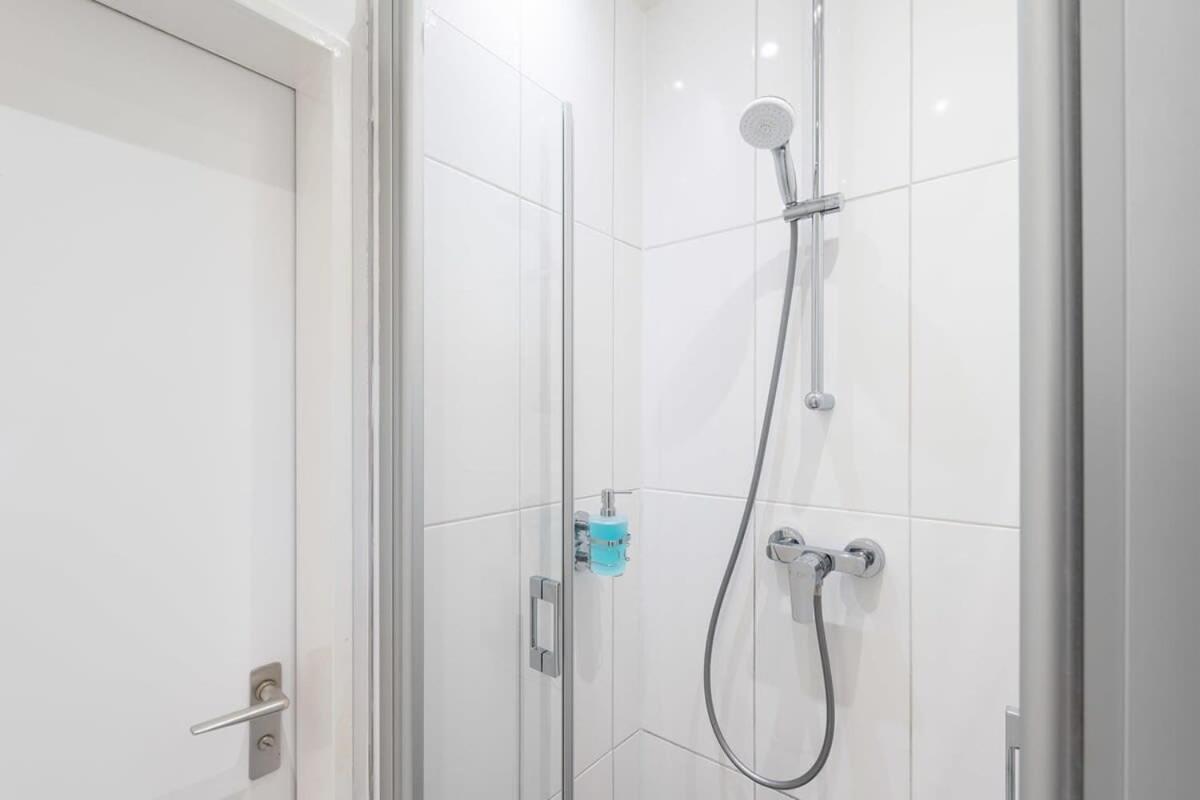 Big Central Apartment Near Rotkreuzplatz With 3 Bedroom For 12 Pax München Exteriör bild