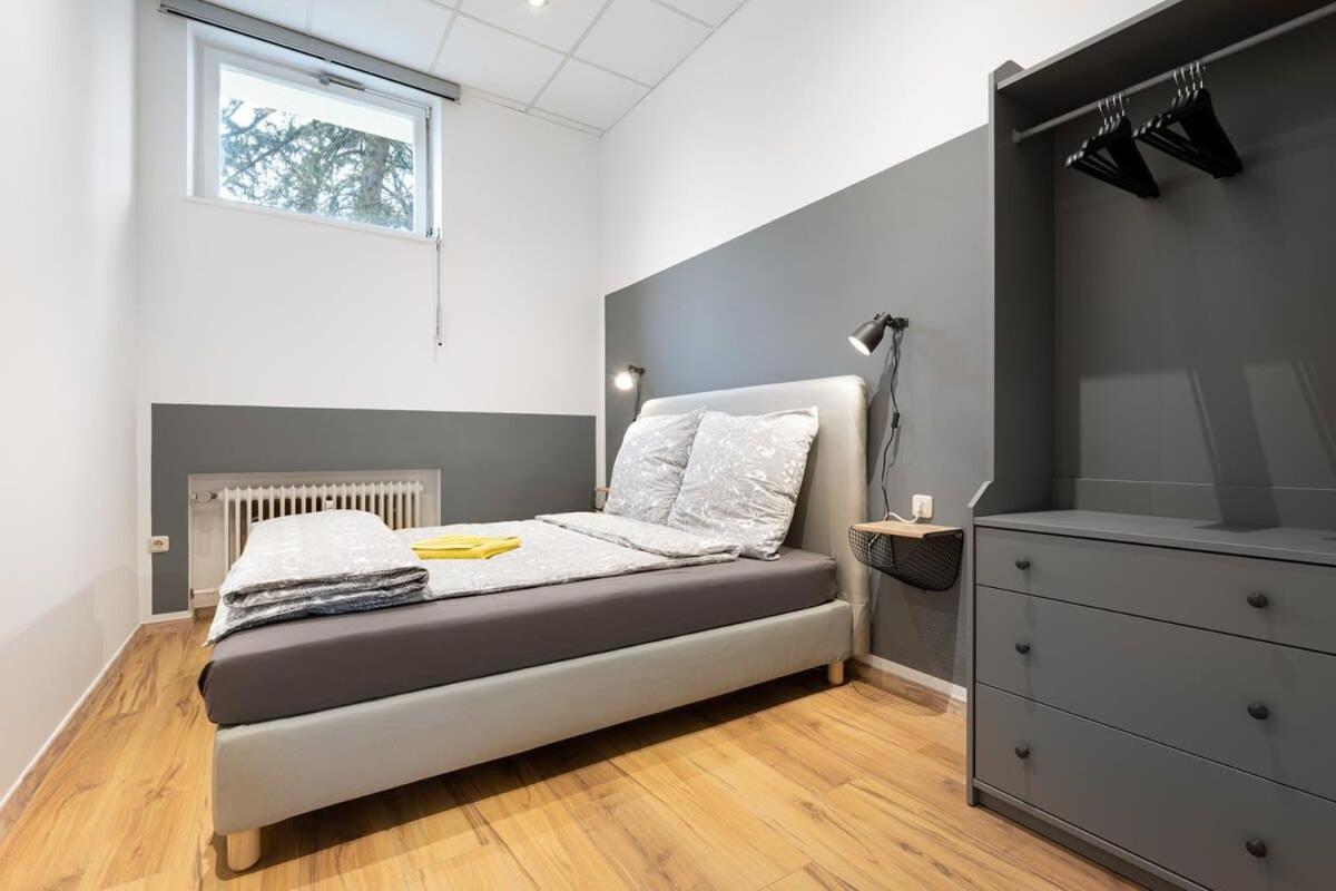 Big Central Apartment Near Rotkreuzplatz With 3 Bedroom For 12 Pax München Exteriör bild