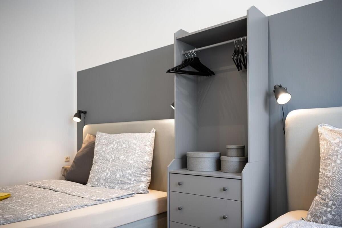 Big Central Apartment Near Rotkreuzplatz With 3 Bedroom For 12 Pax München Exteriör bild